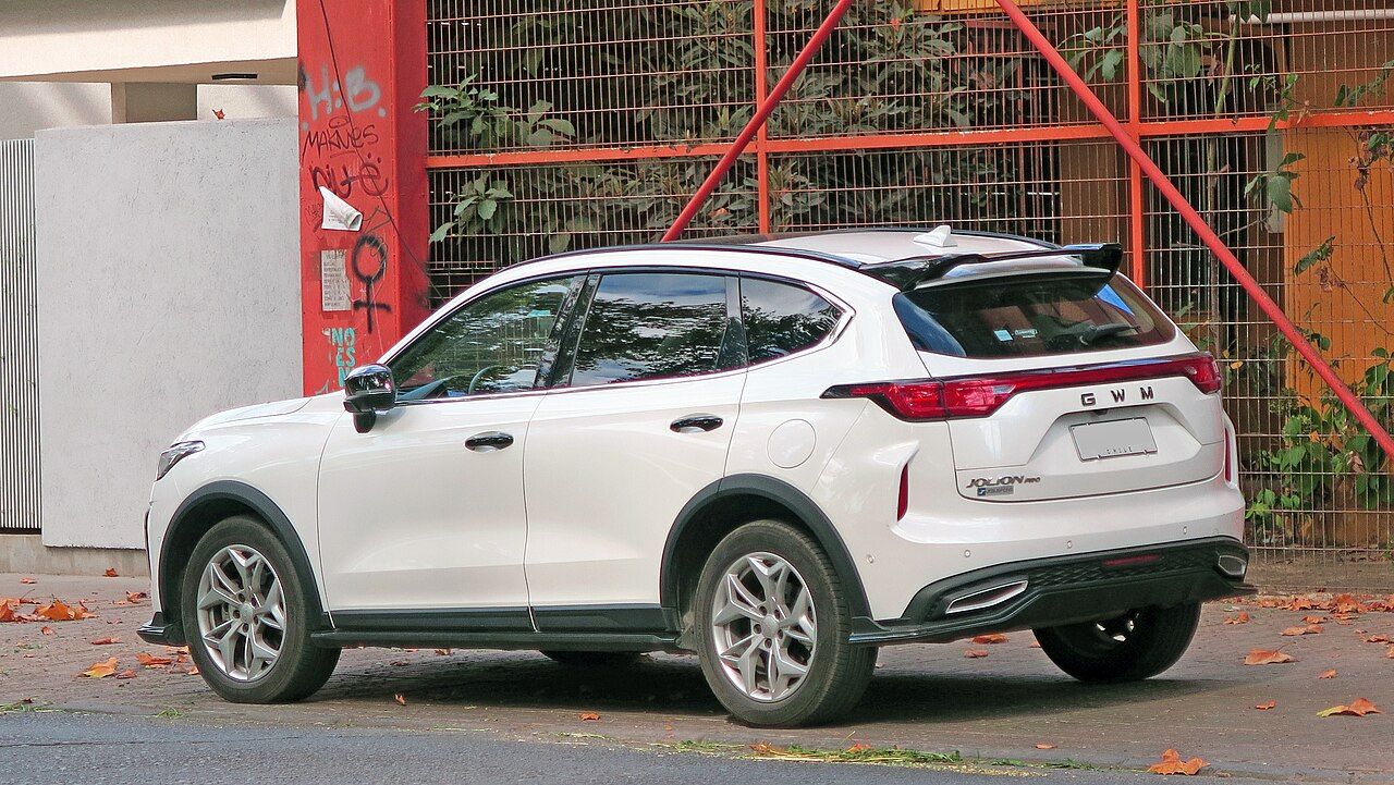 Haval Jolion: Jolion blanco del diseño actual, vista delantera de tres cuartos