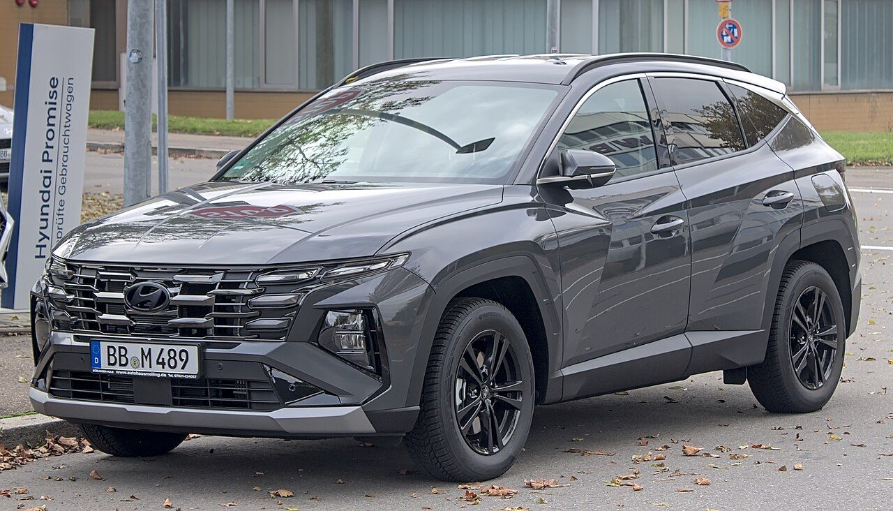 Hyundai Tucson: Tucson gris del diseño actual, vista delantera de tres cuartos