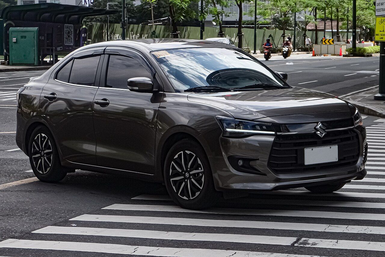 Suzuki Dzire: Dzire gris de la generación actual, vista delantera de tres cuartos