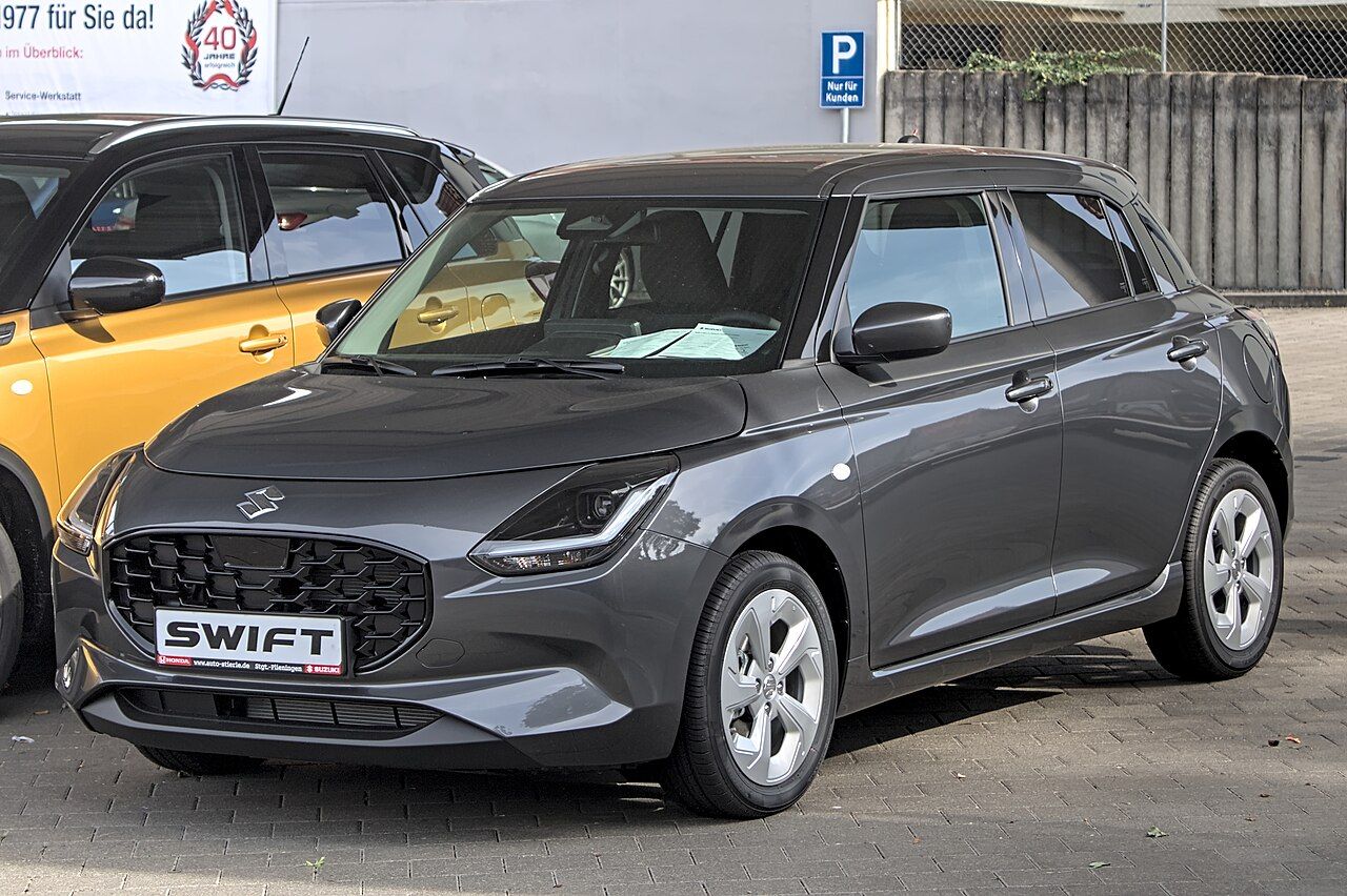 Suzuki Swift: Swift gris de la generación actual, vista delantera de tres cuartos